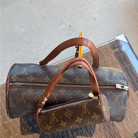 Authentic Louis Vuitton Papillon 30 with Companion - Picture 3 of 15